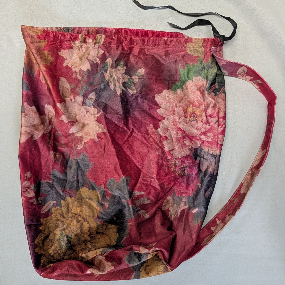 💕Johnny Was Floral Drawstring Shoulder Sling Bag